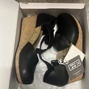 Mary ring-buckle papillo by Birkenstock